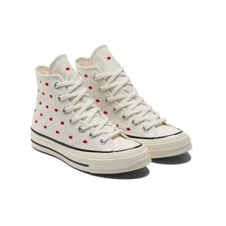 Chuck 70 Embroidered Lips High „Love Me – Vintage White” Chuck 70 Embroidered Lips High „Love Me – Vintage White”