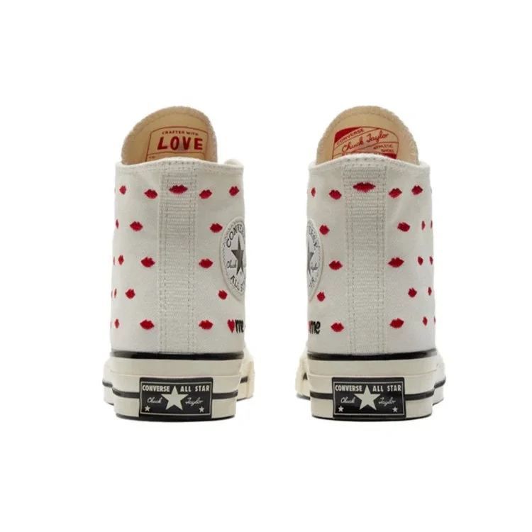Chuck 70 Embroidered Lips High „Love Me – Vintage White” Chuck 70 Embroidered Lips High „Love Me – Vintage White”