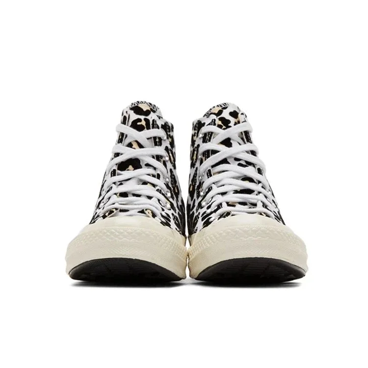 Chuck 70 Hi „Logo Play – Desert Ore” Chuck 70 Hi „Logo Play – Desert Ore”