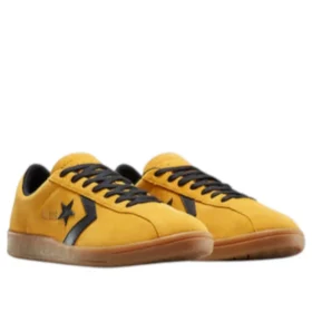 Chuck Taylor All Star Classic Trainer Suede „Yellow”