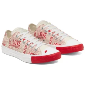 Chuck Taylor All Star Low „Love Fearlessly”