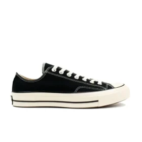 Chuck Taylor din anii ’70 „Negru Alb”