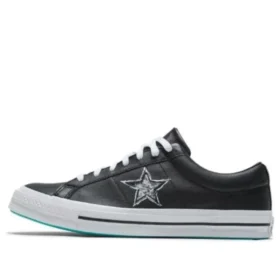 One Star Graffiti Black White „Black White”