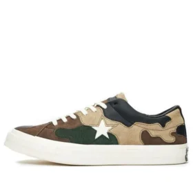 Sneakersnstuff x One Star „Camo”