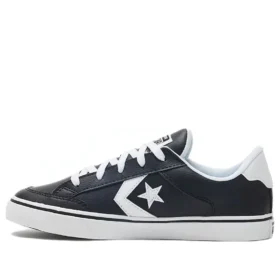 Tobin Low „Black White”