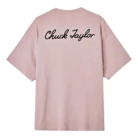 Tricou cu guler rotund și patch Chuck Taylor Sneaker, mărimi asiatice „Pink” Tricou cu guler rotund și patch Chuck Taylor Sneaker, mărimi asiatice „Pink”