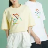 Tricou sport cu imprimeu, guler rotund și mâneci scurte, galben deschis