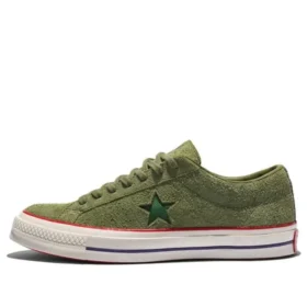 Undefeated x One Star Suede Low „Olive”