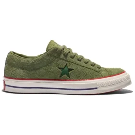 Undefeated x One Star Suede Low „Olive”